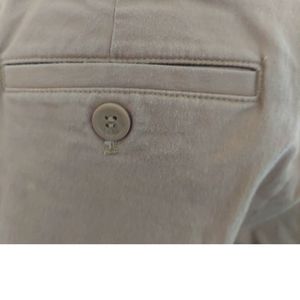 Liz Claibornes "Audra" Khakis.